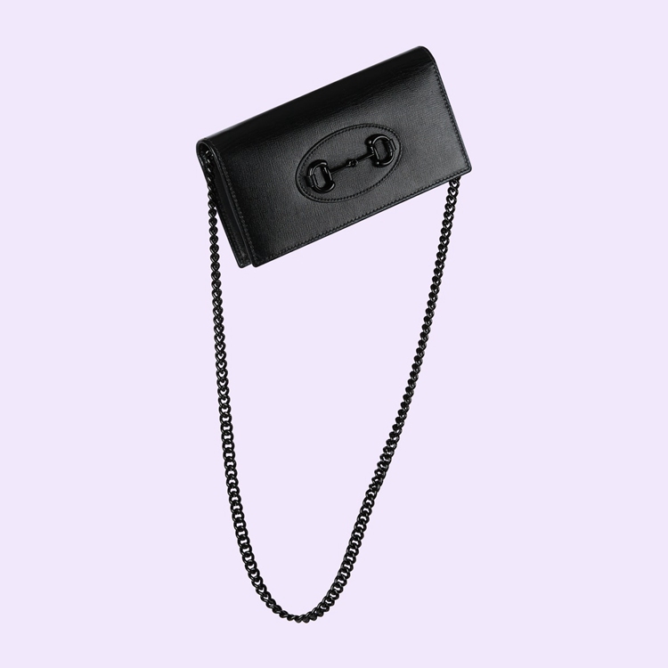 621892.1AAJ8.1000.006.100.0000.Light Gucci Horsebit 1955 wallet with chain